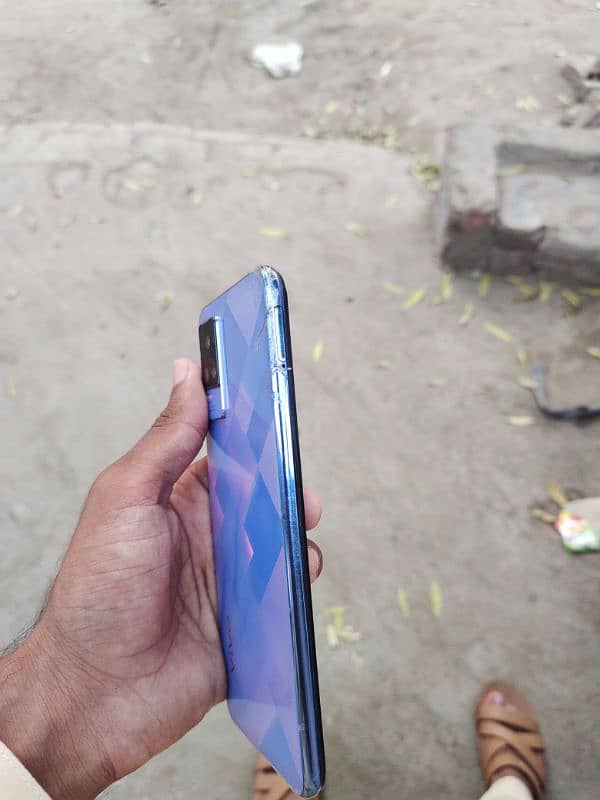 For Sale: Vivo V21e – Diamond Color, Excellent Condition! 3