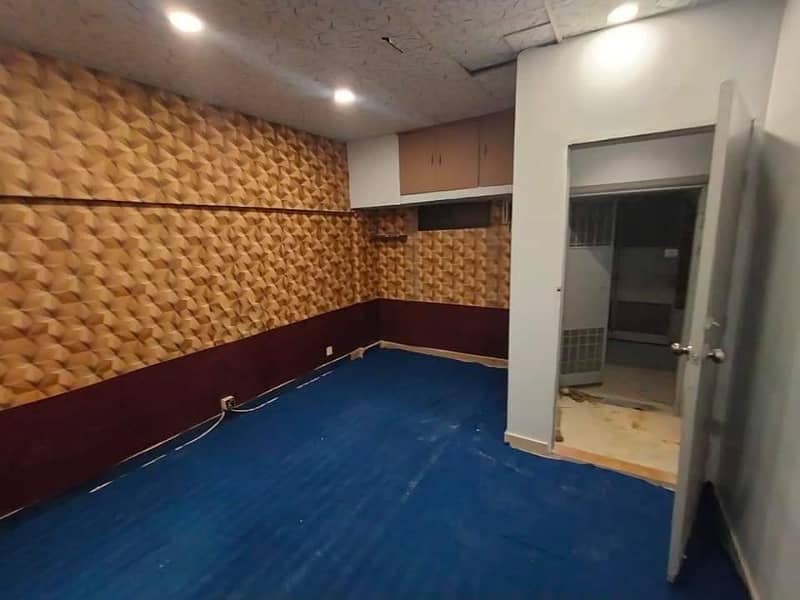 FULLY RENOVATED COMMERCIAL OFFICE 500SQ. FT FOR RENT IDEAL LOCATION 2