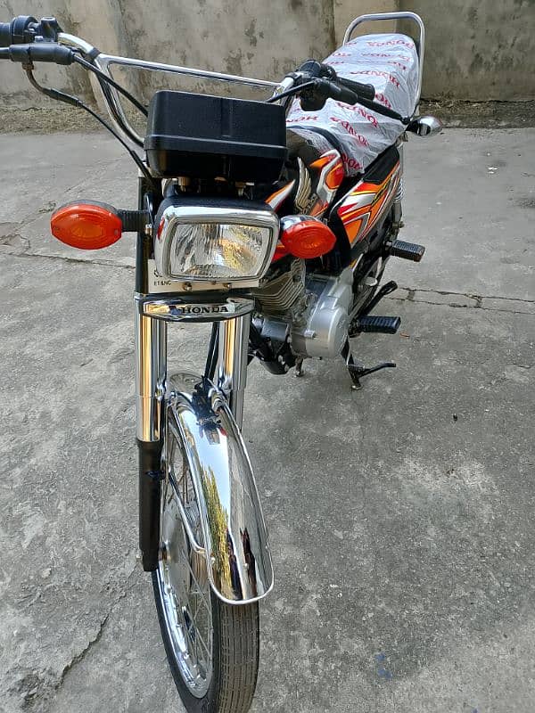 A Honda CG 125 Model 2022 5