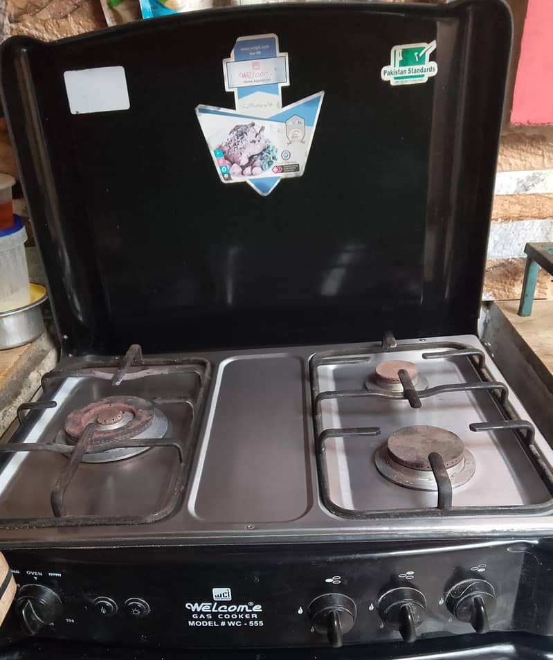 555 Victoria Model Cooking Range (slightly used) 1