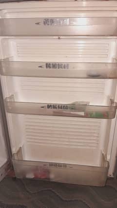 Dawlance Refrigerator (Medium Size)