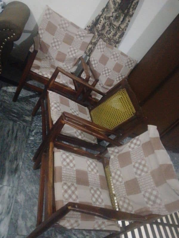 sofa 7 seater ,  4 chairs, bubble bed without metress , 4 selling fan 3