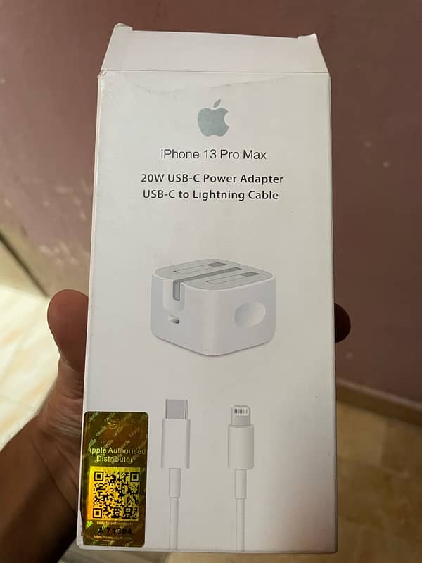 apple 15W/20W mercantile charger in 10/10 condition with cable 0