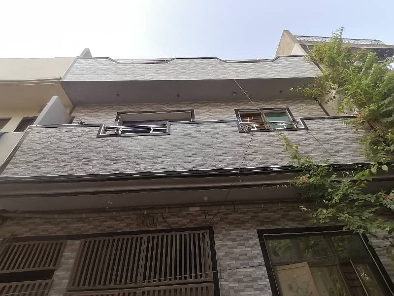 In Gosha-E-Ahbab - Phase 3 5 Marla House For Sale 1