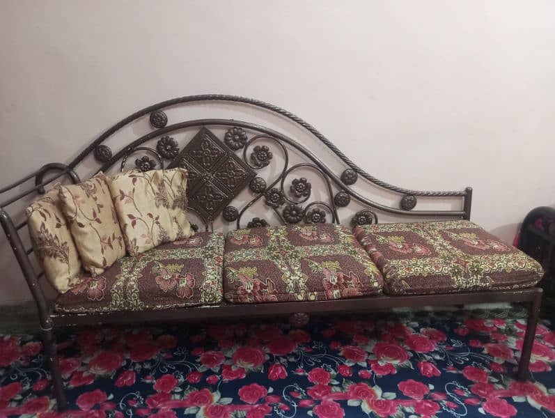 3 Seater Full Sized Seeti/Sofa 18 Gauge Solid iron 2