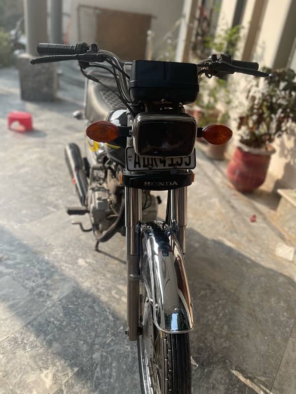 i am selling my 125 2020 model 03057882363 0