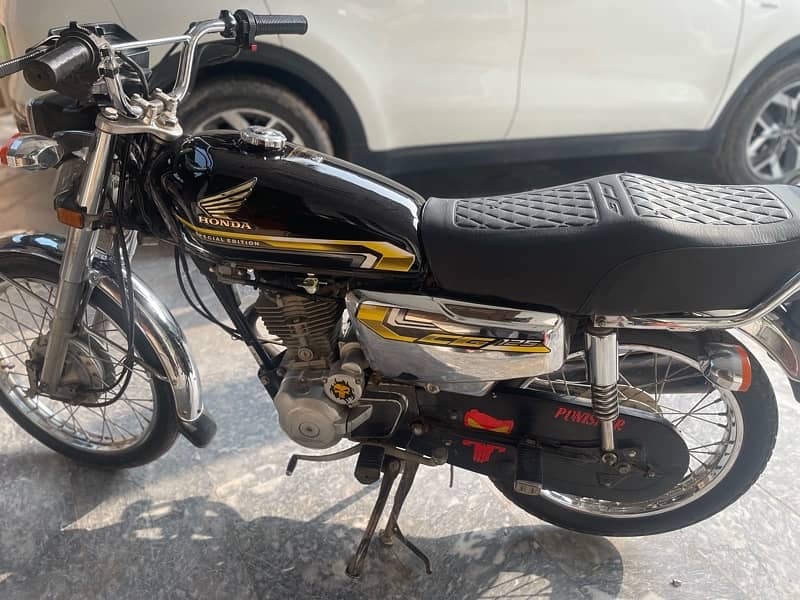 i am selling my 125 2020 model 03057882363 4