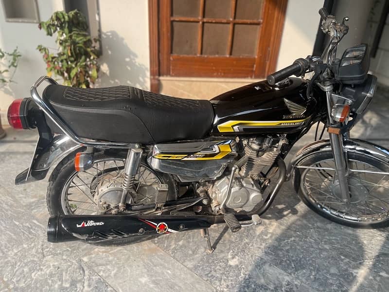 i am selling my 125 2020 model 03057882363 5