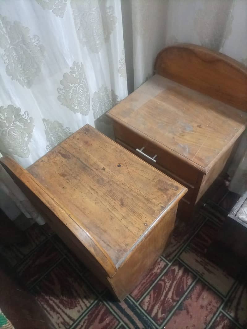 Wooden Bed set with dresseing table 1