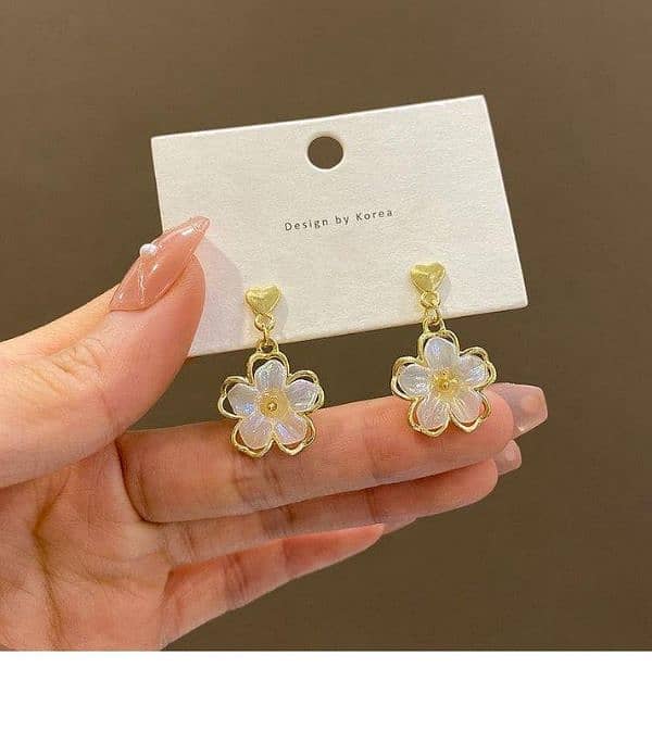 Earrings/Stud 3