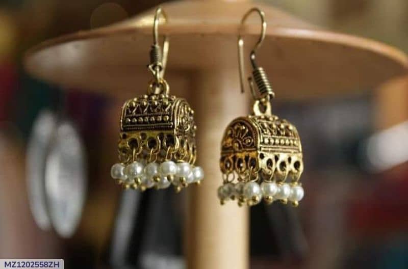 Earrings/Stud 4