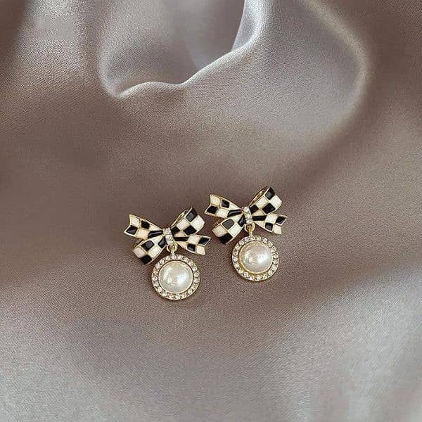 Earrings/Stud 7