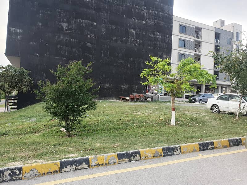 A Block Main Commercial 40'x60' Commercial Plot, B17 Islamabad: Ideal Investment Opportunity! 2