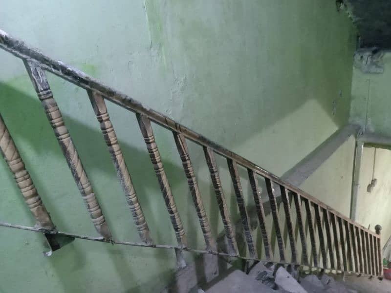 iron jangla stairs 0