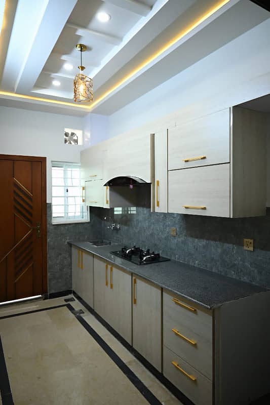 Exquisite Architectural Gem: Faisal Margalla City House for Sale 27