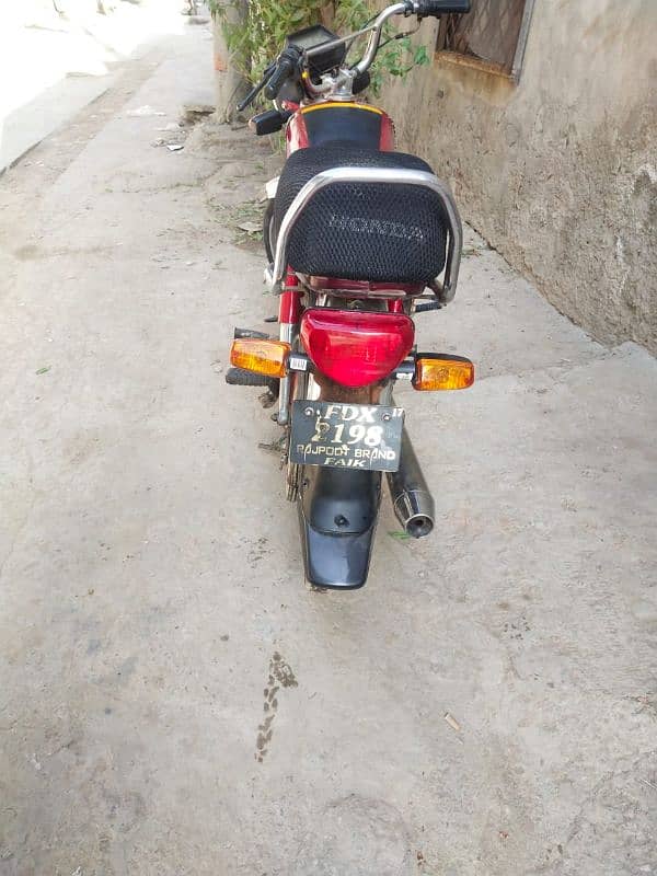 Honda cd 70 2017 model good condition All documents clear 03217699114 3