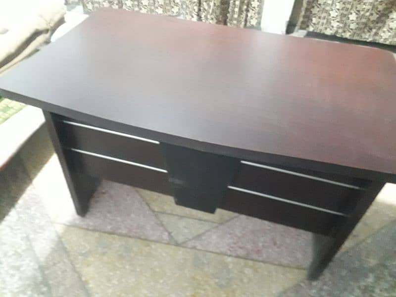 Office/Executive Table  2.5  x 5 urgent sale 1