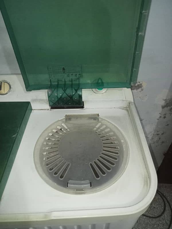 Haier Semi Automatic Washing 10kg 1