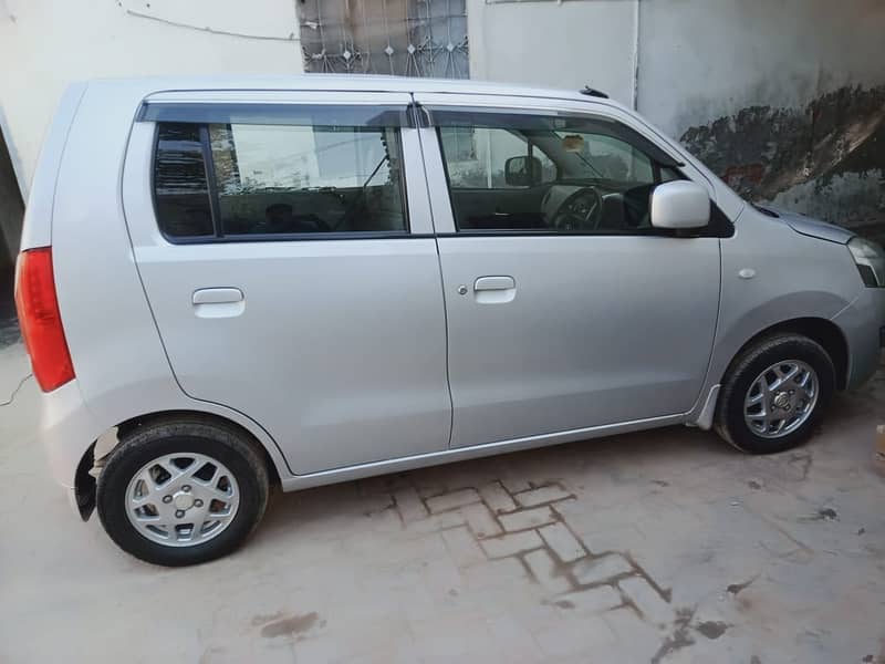 Suzuki Wagon R model 2020 showroom condition 1