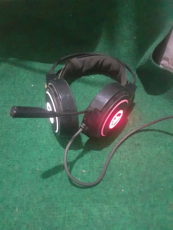 RGB gaming headphone. . . 600. . sale 0