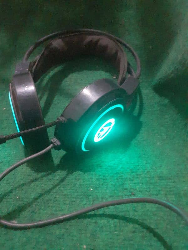 RGB gaming headphone. . . 600. . sale 1