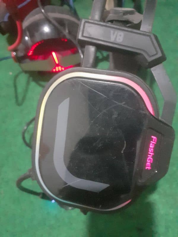 RGB gaming headphone. . . 600. . sale 7