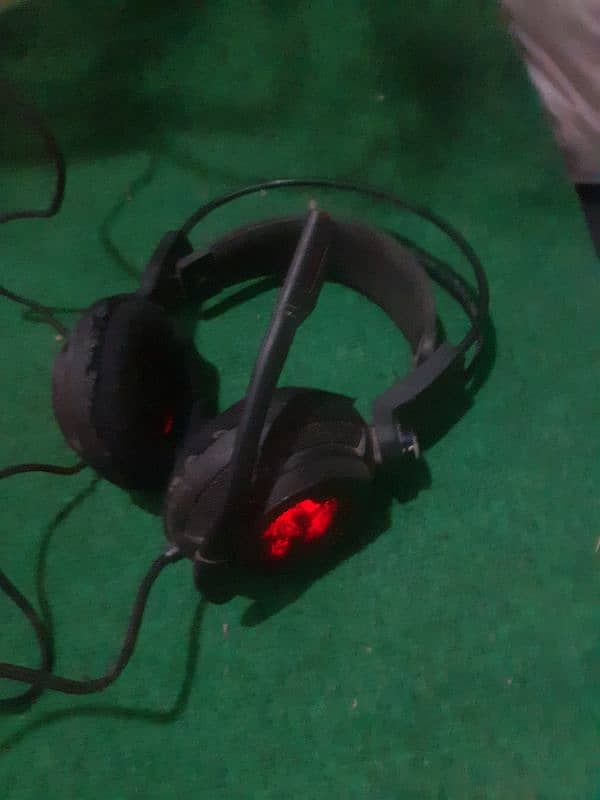 RGB gaming headphone. . . 600. . sale 11