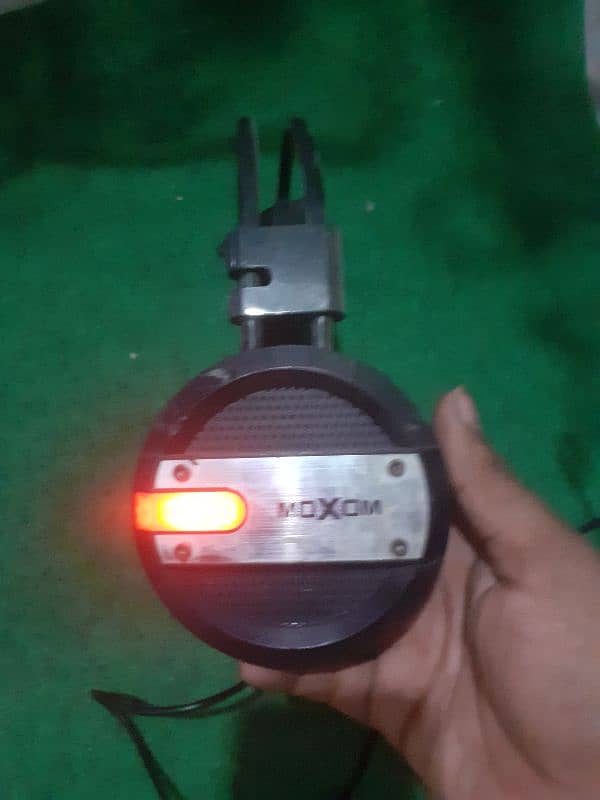 RGB gaming headphone. . . 600. . sale 17