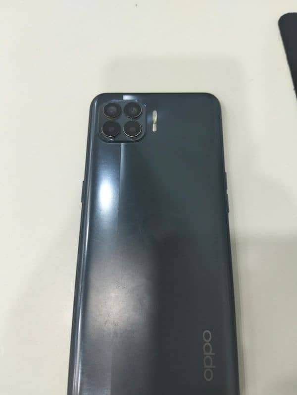 oppo F 17 pro 3