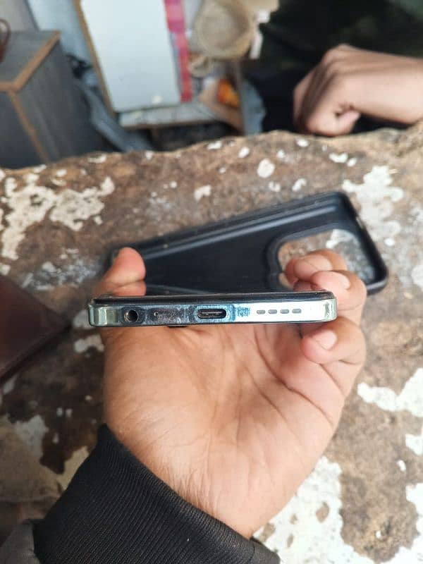 Infinix Hot40i condition 9/10 3