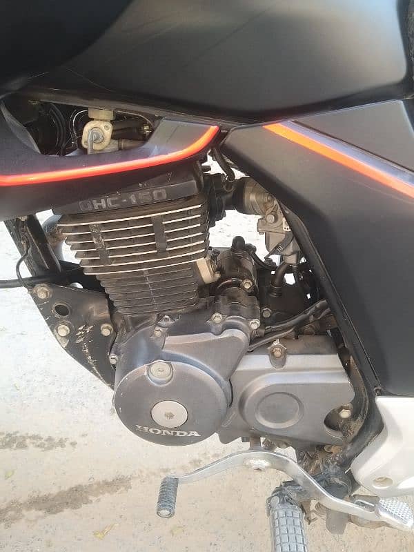 Honda CB150 بلکل نئے جیسا 3