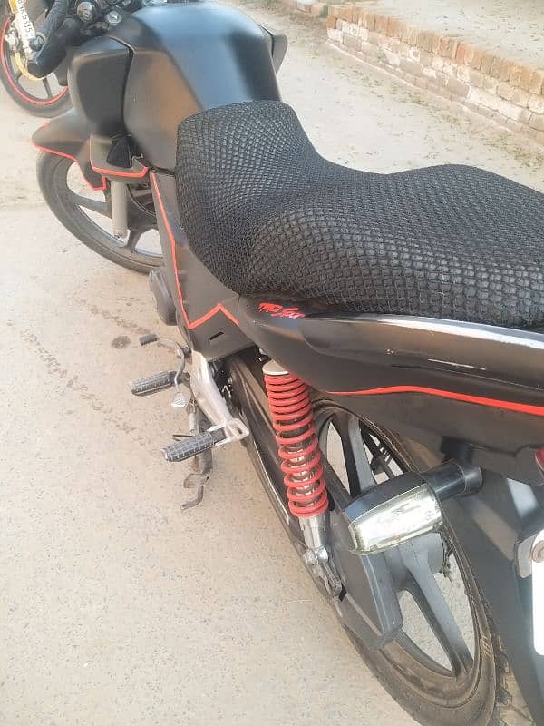 Honda CB150 بلکل نئے جیسا 4