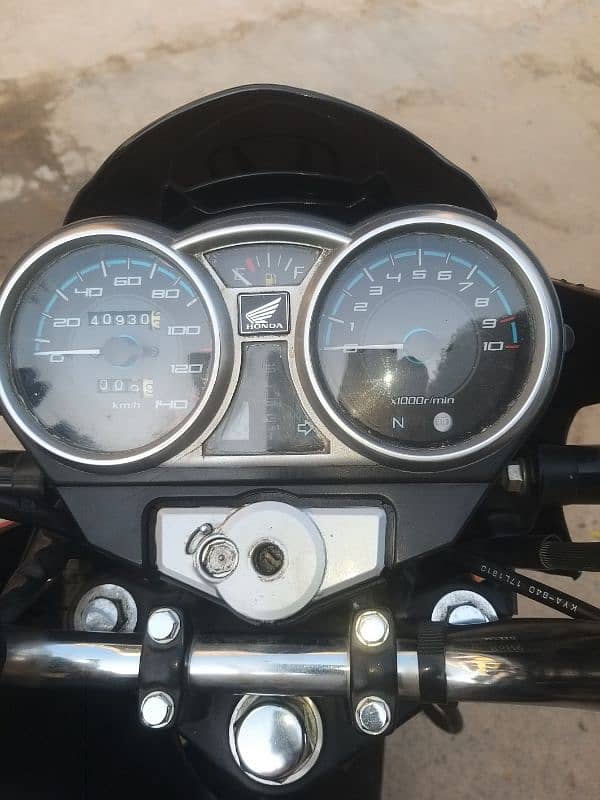 Honda CB150 بلکل نئے جیسا 8