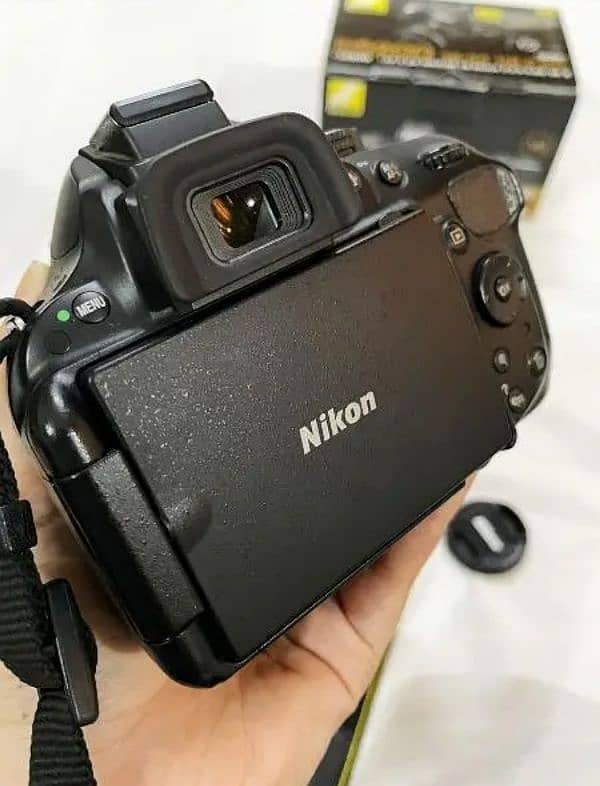 Nikon D5200 Rs. 48000 2