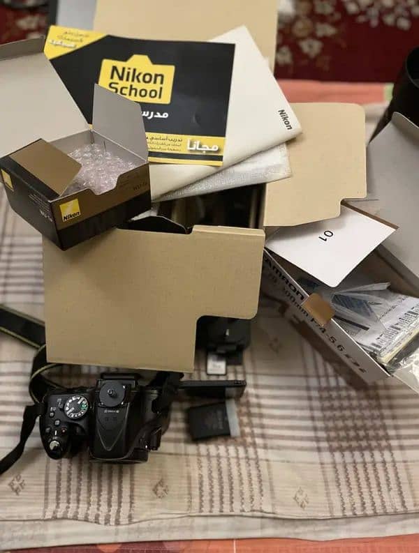 Nikon D5200 Rs. 48000 5