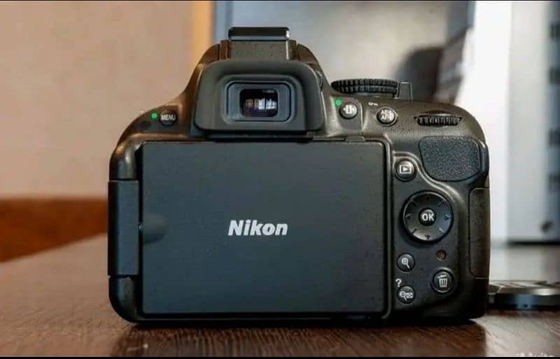 Nikon D5200 Rs. 48000 10