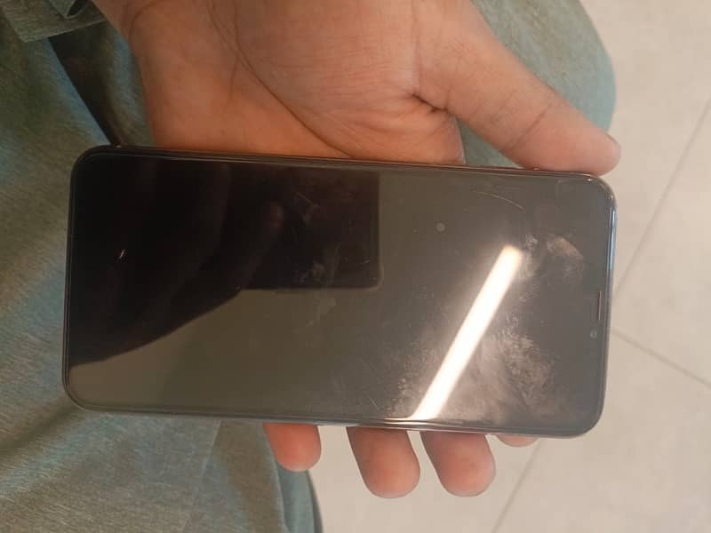 i phone Xsmax ten by ten candishion  battrey health 87 : memorey256 gb 1