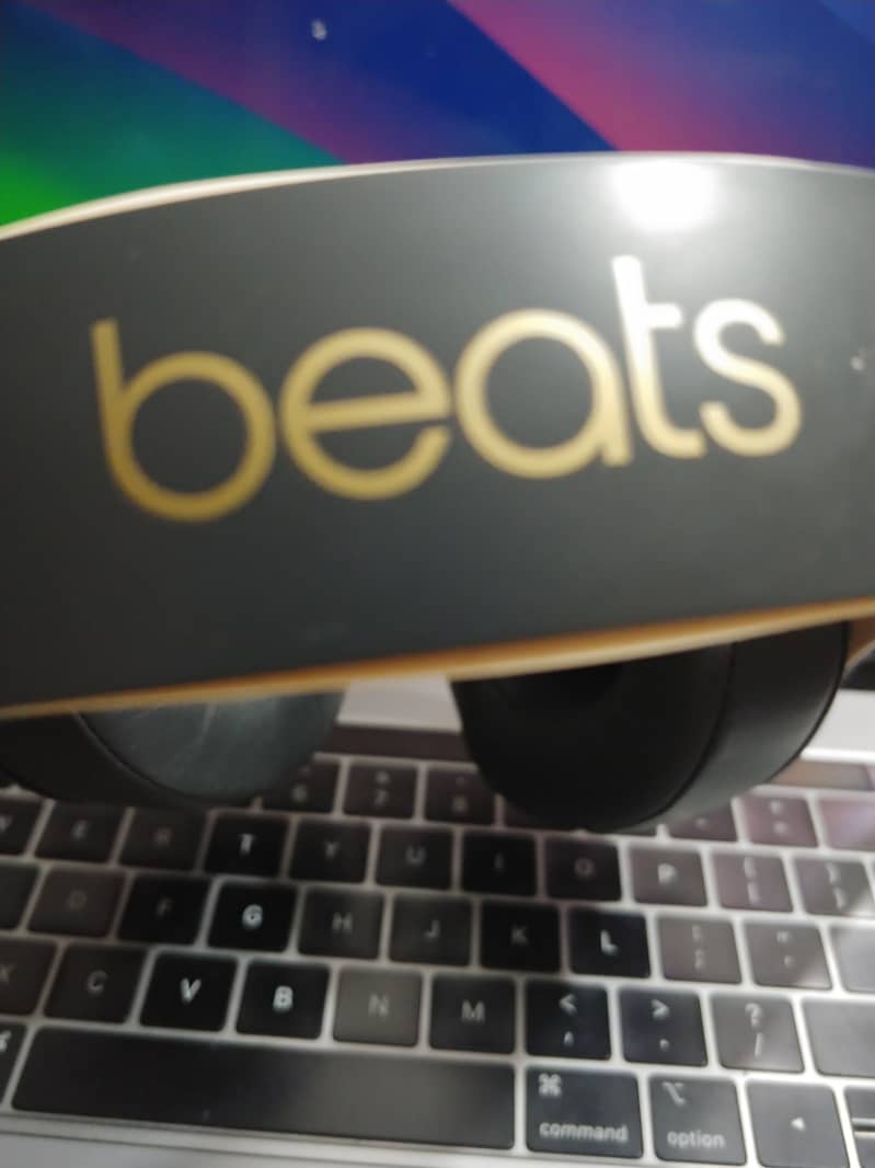 Beats Studio3 Wireless Over-Ear Headphones 5