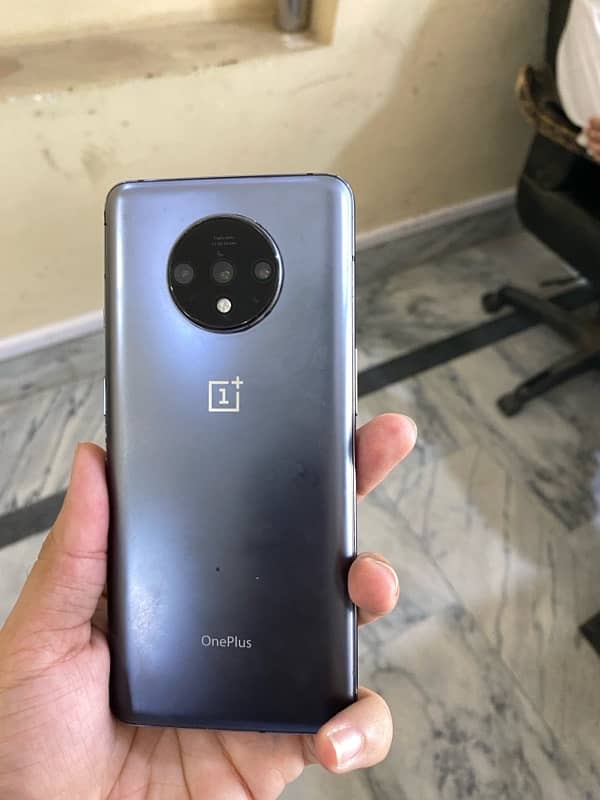 One plus 7t 8/128 4