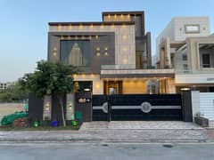 11 Marla Luxury Designer House For Sale In Bahria Town Lahore In Low budget price