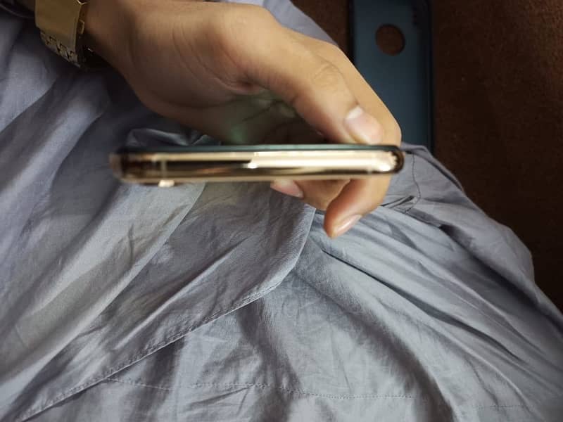 iphone xs max  exchange possible 2