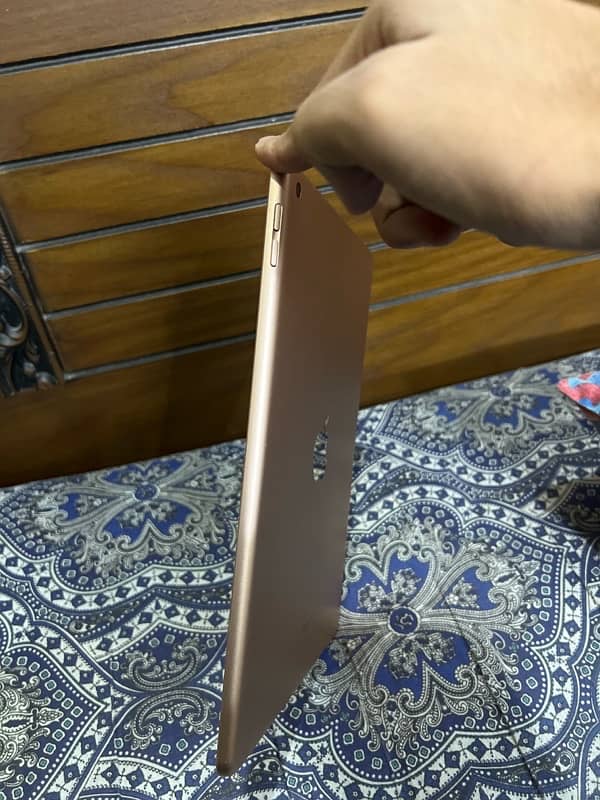 ipad 8th generation 128 gb 3