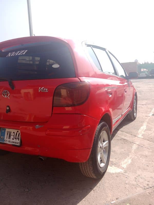 Toyota Vitz 2000 3