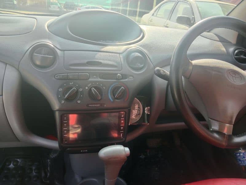 Toyota Vitz 2000 7