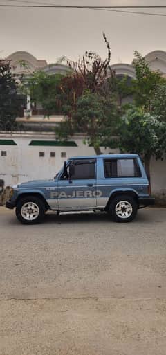 Mitsubishi Pajero 1988