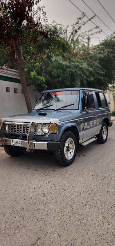 Mitsubishi Pajero 1988 2