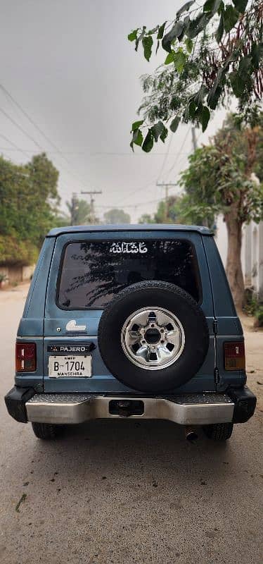 Mitsubishi Pajero 1988 5