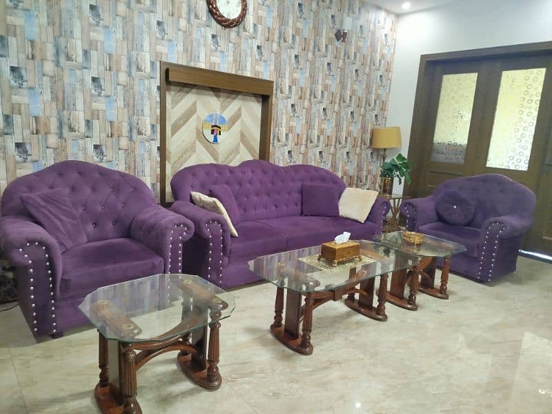 5 seater sofa set urgent sale contact:03335511912 0