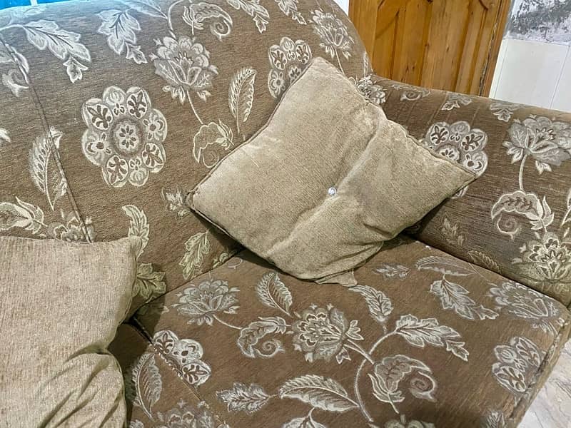 Comfortable 6-Seater Soft Sofa Set for Sale! 6