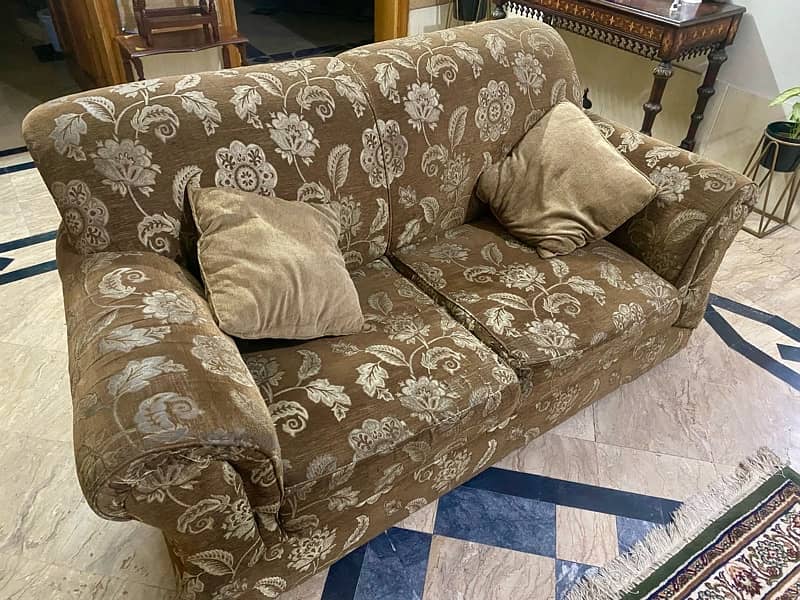 Comfortable 6-Seater Soft Sofa Set for Sale! 7